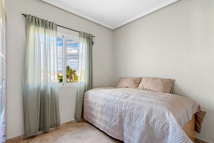 Image No.20-6 Bed Villa for sale