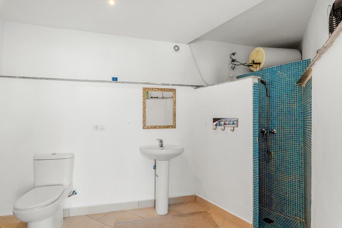 Image No.27-6 Bed Villa for sale