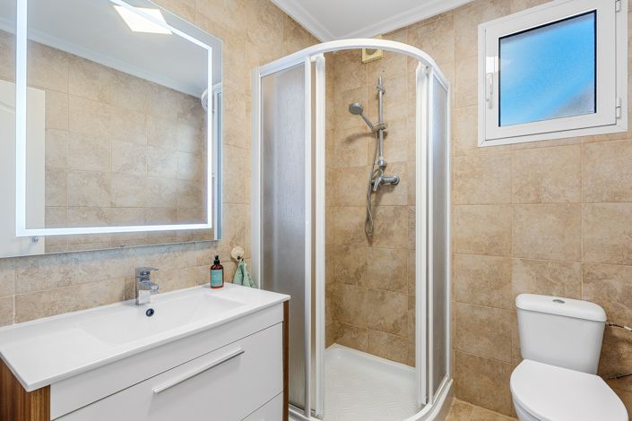 Image No.31-6 Bed Villa for sale