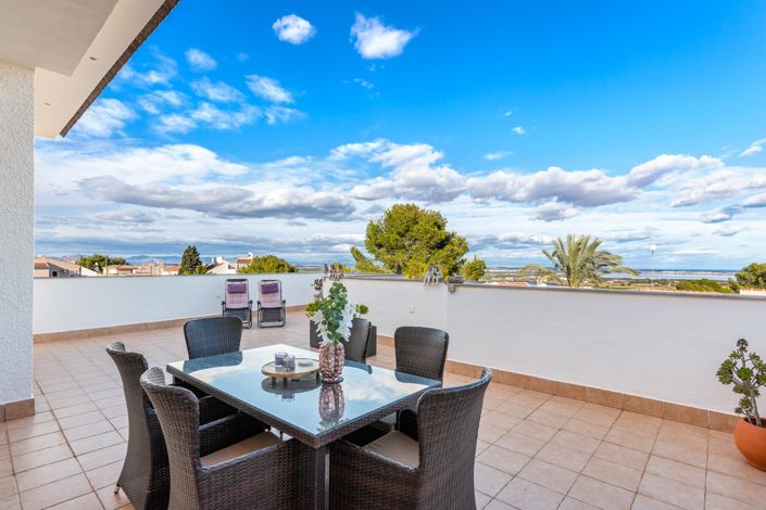 Image No.36-6 Bed Villa for sale