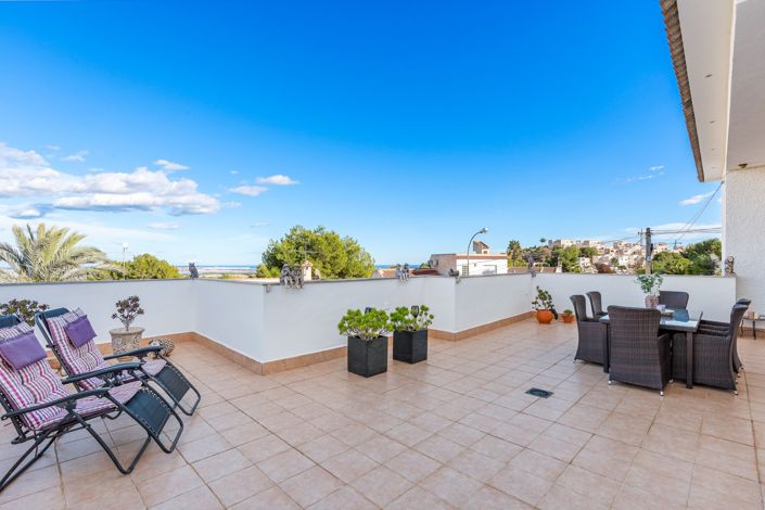 Image No.37-6 Bed Villa for sale