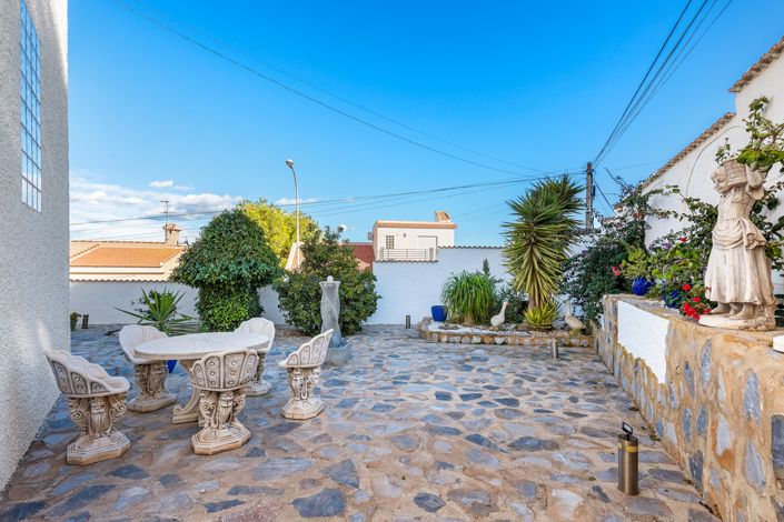 Image No.46-6 Bed Villa for sale