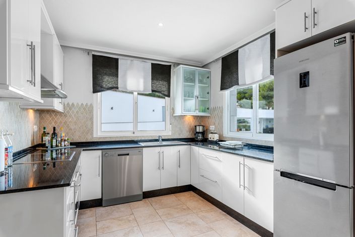 Image No.9-6 Bed Villa for sale