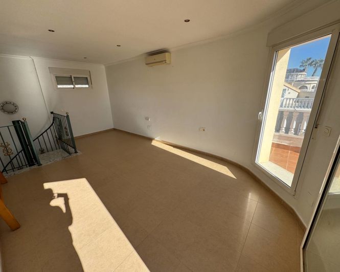 Image No.10-4 Bed Villa for sale