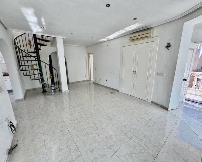 Image No.11-4 Bed Villa for sale