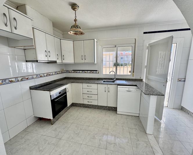 Image No.3-4 Bed Villa for sale