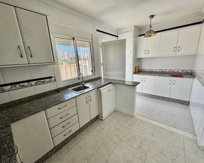 Image No.4-4 Bed Villa for sale