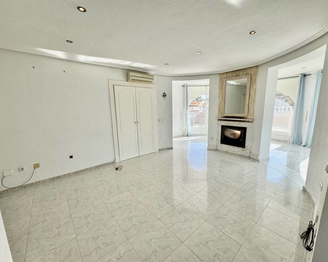 Image No.5-4 Bed Villa for sale