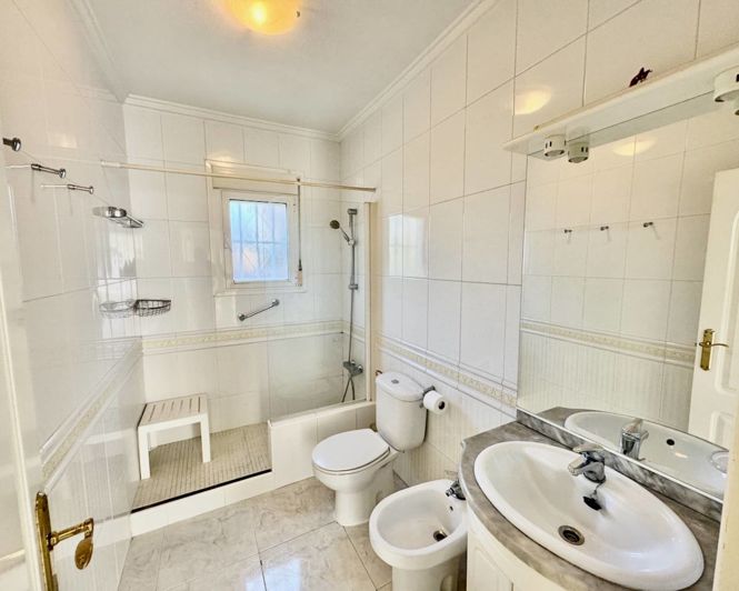 Image No.9-4 Bed Villa for sale