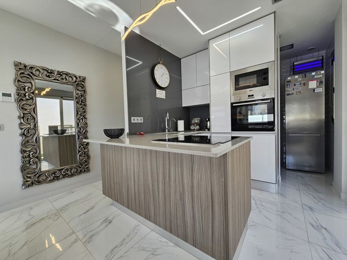 Image No.9-4 Bed Villa for sale