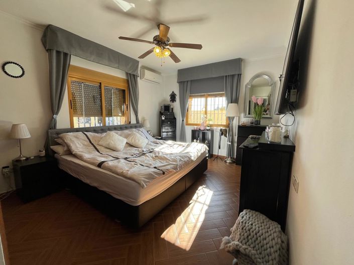 Image No.18-3 Bed Country Property for sale