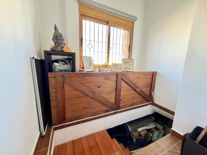 Image No.23-3 Bed Country Property for sale