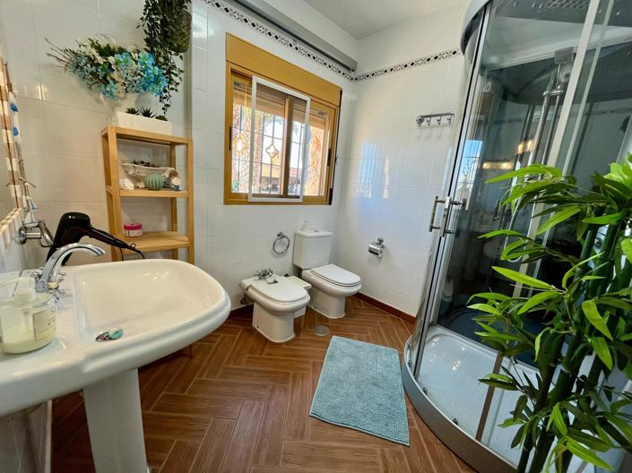 Image No.24-3 Bed Country Property for sale