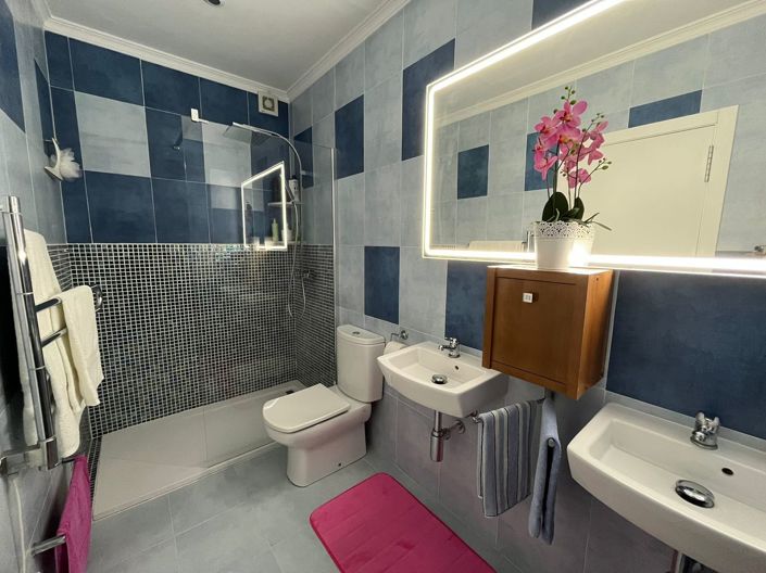 Image No.16-6 Bed Country Property for sale