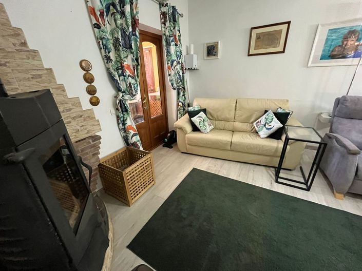 Image No.24-6 Bed Country Property for sale