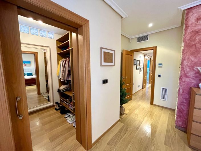 Image No.17-4 Bed Country Property for sale