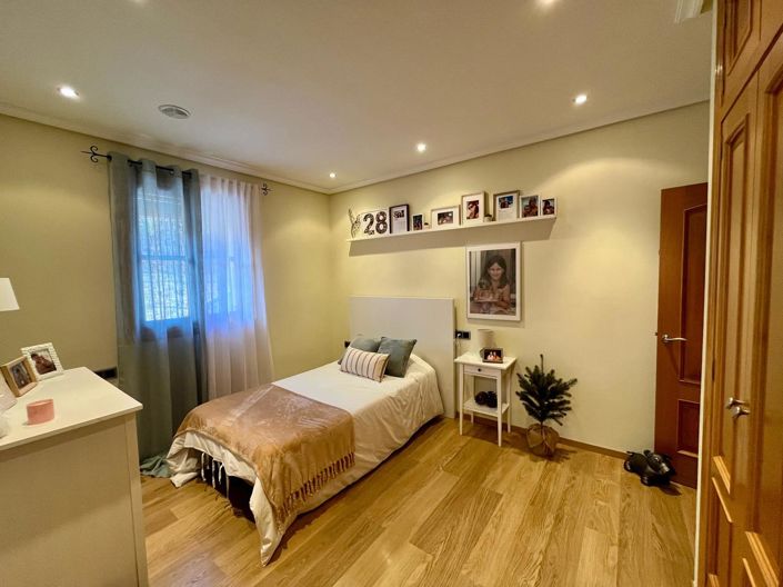 Image No.24-4 Bed Country Property for sale