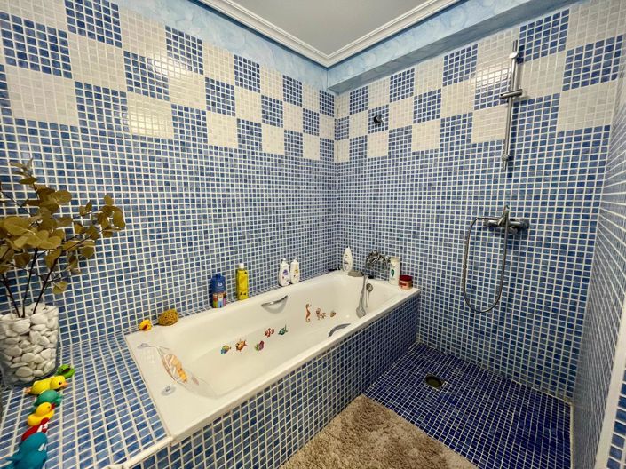 Image No.26-4 Bed Country Property for sale