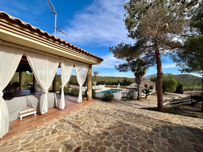 Image No.3-4 Bed Country Property for sale