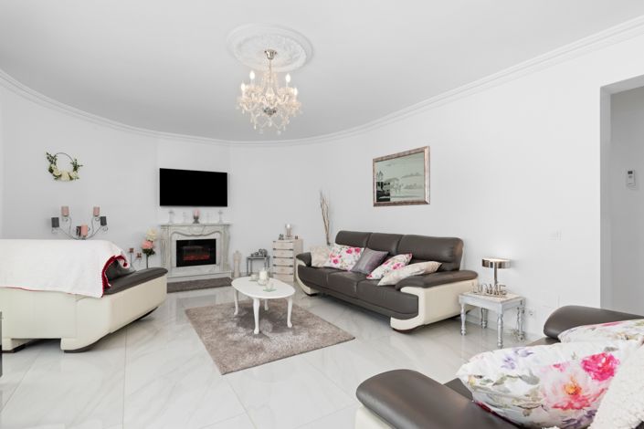 Image No.8-3 Bed Villa for sale