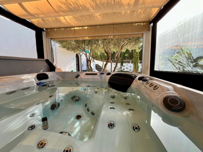 Image No.10-4 Bed Villa for sale