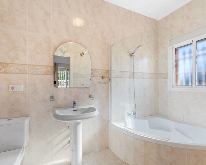 Image No.14-5 Bed Villa for sale