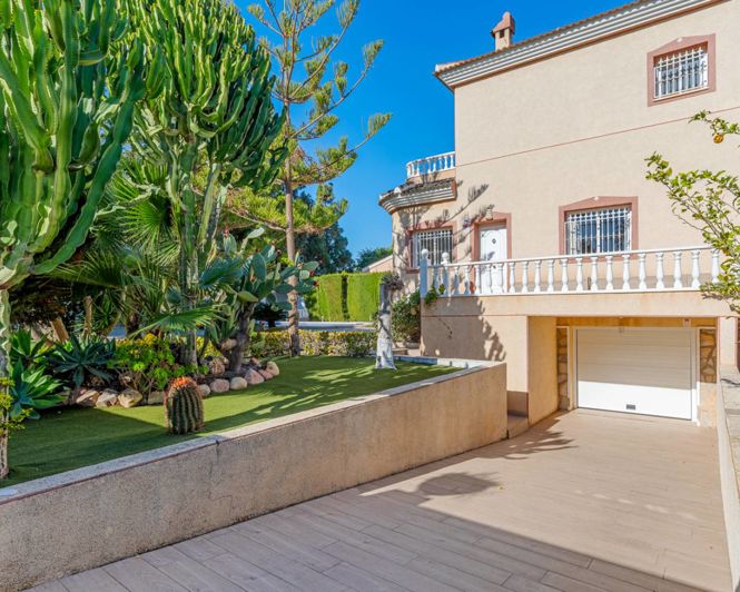 Image No.27-5 Bed Villa for sale