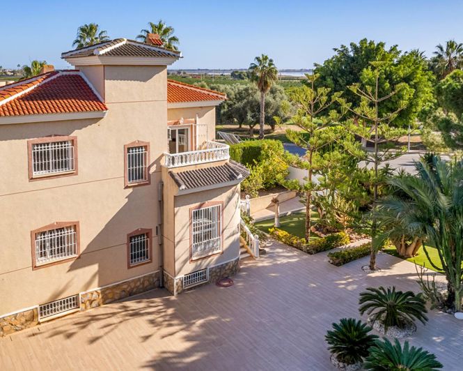 Image No.34-5 Bed Villa for sale