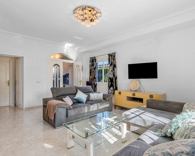 Image No.6-5 Bed Villa for sale