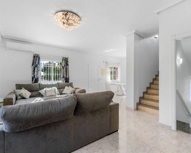 Image No.9-5 Bed Villa for sale