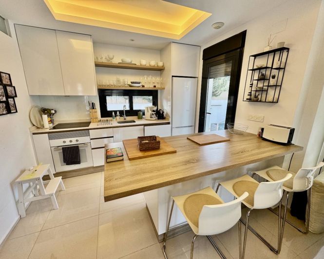 Image No.2-3 Bed Villa for sale