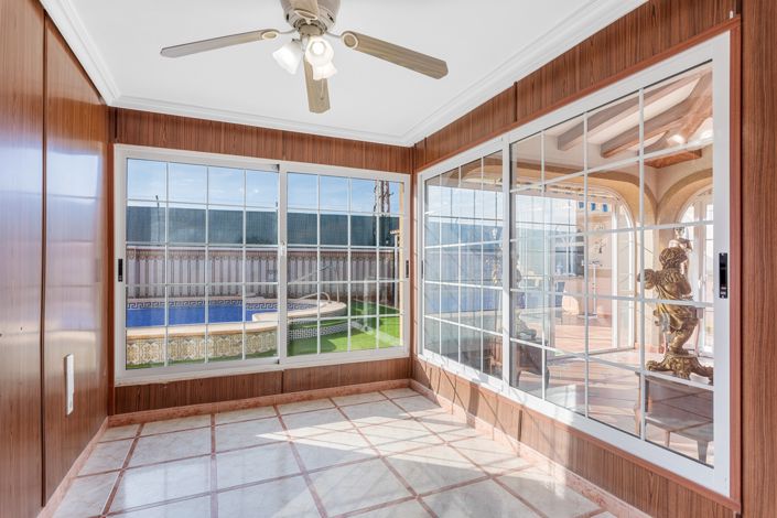 Image No.26-4 Bed Chalet for sale