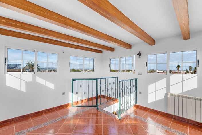 Image No.41-4 Bed Chalet for sale