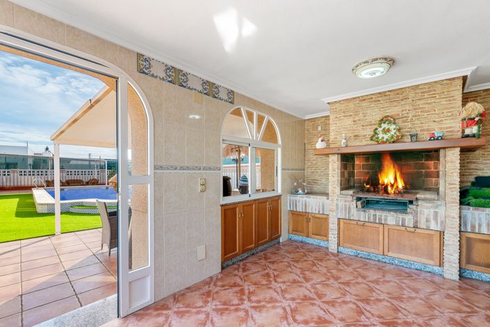 Image No.50-4 Bed Chalet for sale