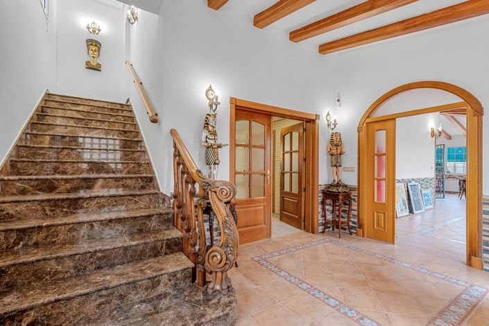 Image No.6-4 Bed Chalet for sale