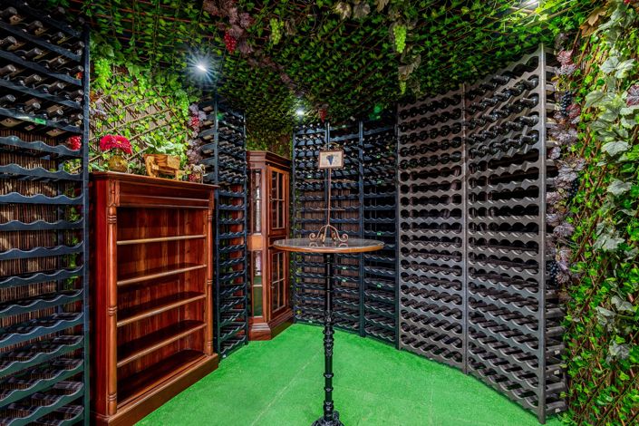 Image No.9-4 Bed Chalet for sale