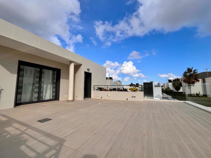 Image No.32-4 Bed Villa for sale