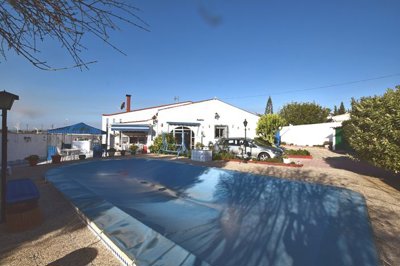 4 Bed Villa for sale