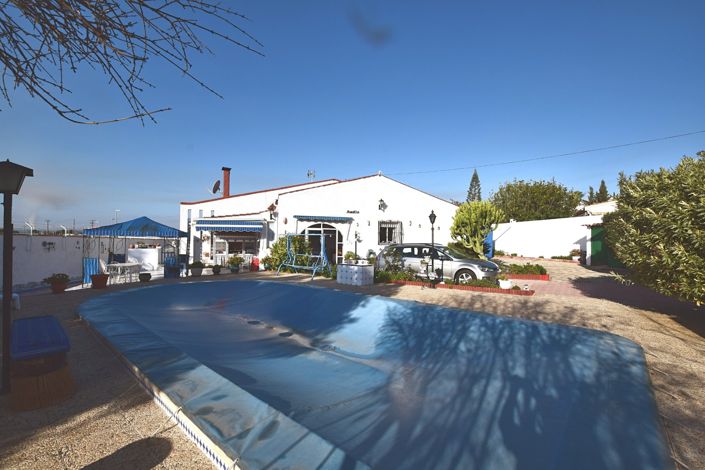 Image No.1-4 Bed Villa for sale