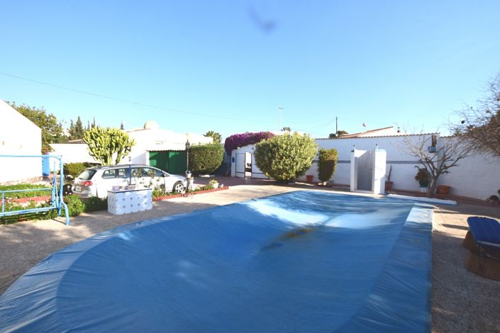 Image No.2-4 Bed Villa for sale