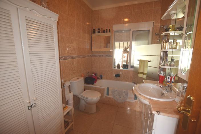 Image No.28-4 Bed Villa for sale