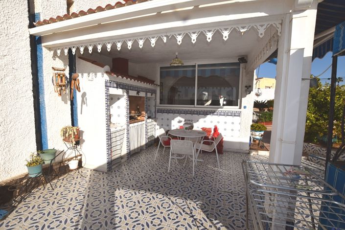 Image No.3-4 Bed Villa for sale