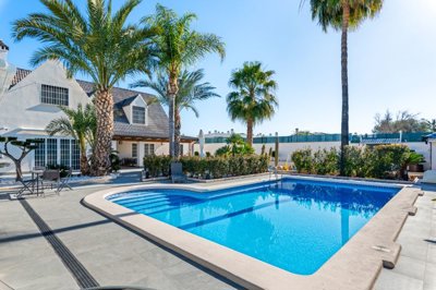 5 Bed Villa for sale