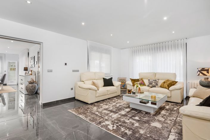 Image No.13-5 Bed Villa for sale