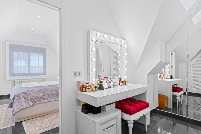 Image No.25-5 Bed Villa for sale