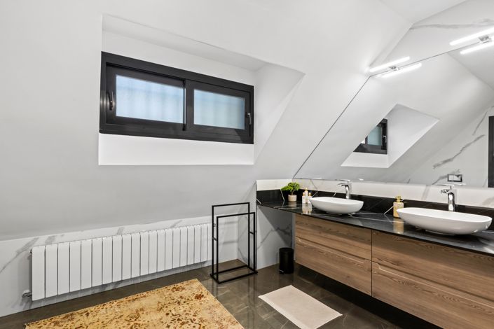 Image No.30-5 Bed Villa for sale