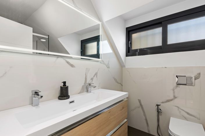 Image No.34-5 Bed Villa for sale