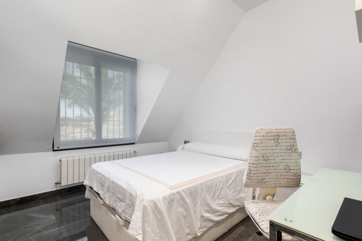 Image No.36-5 Bed Villa for sale