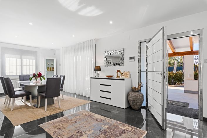 Image No.4-5 Bed Villa for sale