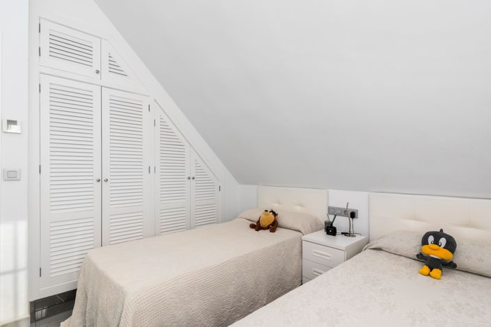 Image No.40-5 Bed Villa for sale